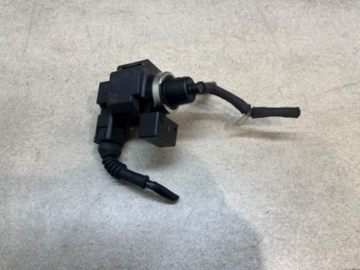Клапан вакууму audi a4 b6 2.5 tdi 059906629a фото №1