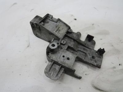 Кронштейн кронштейн volvo s60 v60 ii 2.4 d5 31319292 фото №1