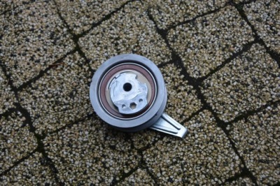 Натяжитель ролик ремень vw passat b8 04l109243h фото №1