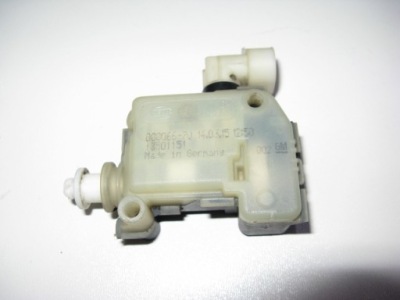 Привід кришка заливної пального opel adam фото №1