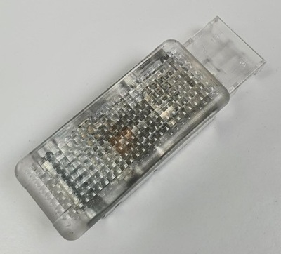 Лампа освітлення салону porsche cayenne 7l0947415 фото №1