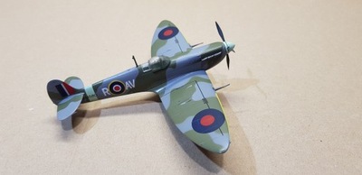 Spitfire MK V.Easy Model 37211 Platinum Collection