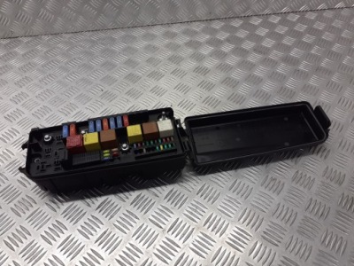 Коробка предохранителей opel vectra c 24436039 фото №1