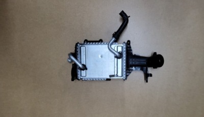 Интеркулер mercedes w 213 cls w257 a6560100300 фото №1