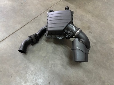 Opel adam 1.4 16v корпус фільтра повітря повітрозабірник 39075067 фото №1