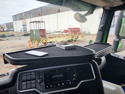 Полиця середня stolik iveco stralis s-way фото №1