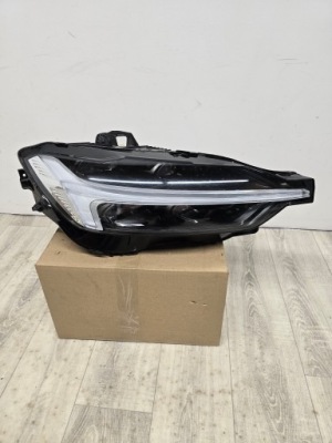 Volvo xc60 ii lift full led лампа правая перед 32338977 фото №1