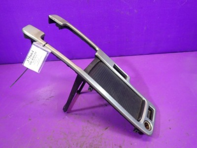 Volvo v50 07-12 lift тунель середній рамка з шторка 30755392 фото №1