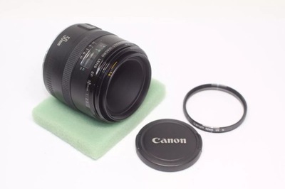 Canon EF 50mm F/2.5 AF Compact Macro Lens Made In Japan w/Cap