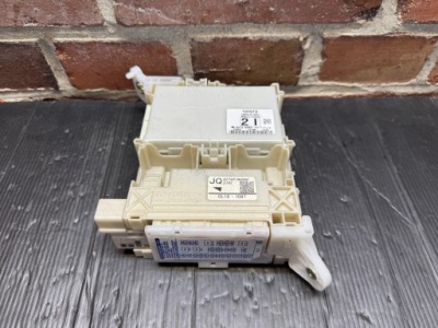 Toyota hilux модуль блок управления 82730-0kb60 89221-f0020 фото №1