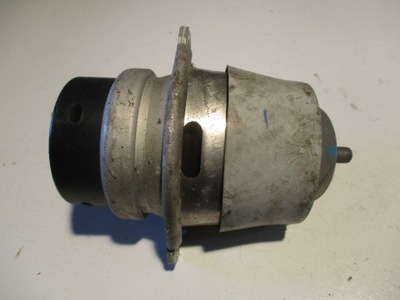 Кронштейн подушка кронштейн двигуна 7l8199131f фото №1