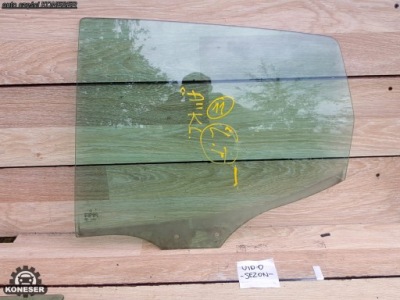 Стекло боковая дверь левый задний  mercedes a klasa w168 5d hb фото №1