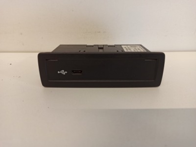 Роз'єм port usb mercedes w247 a2478203902 фото №1