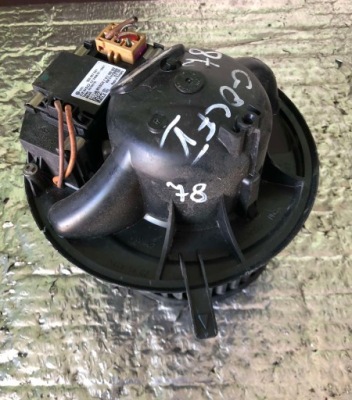 Воздуходувка vag volkswagen оригинальный номер 3c1820015g 3c0907521 фото №1