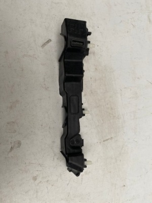 Kia stonic 17- направляющая бампера правый перед фото №1