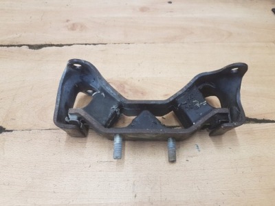 Кронштейн подушка коробки subaru forester iii 2.0d фото №1