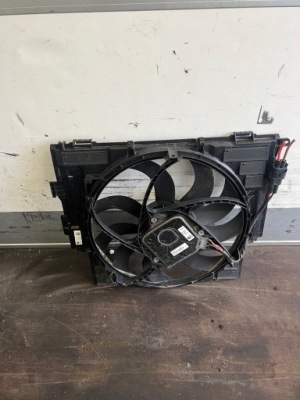 Bmw f10 f11 вентилятор радіатора корпус 7618787 фото №1