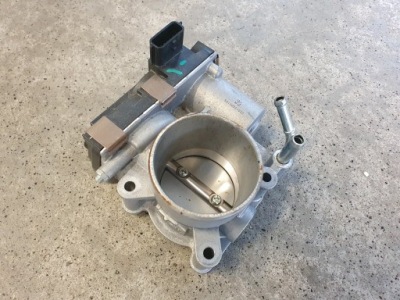 Дроссельная заслонка renault arkana 1.6 e-tech 21010700424 фото №1