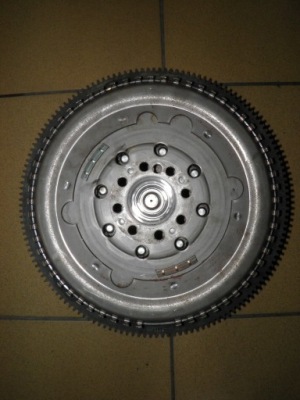 Колесо двухмассовый db mercedes sprinter 415024310 фото №1