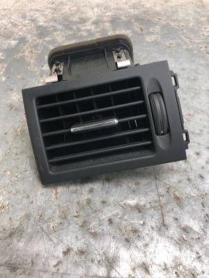 Решітка обдув ліва mercedes w204 a2048300754 фото №1