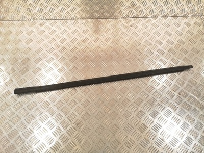 Молдинг уплотнитель правый перед kia sorento ii фото №1