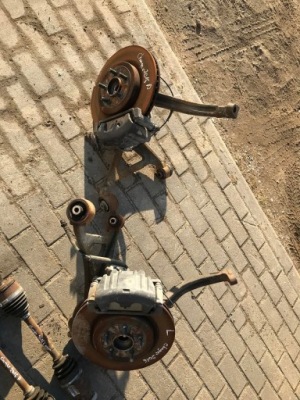 Dodge charger 2015 - поворотный кулак рычаг подвеска фото №1