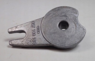 Пластина крепёжная натяжителя ролики 057109185a audi q7 фото №1