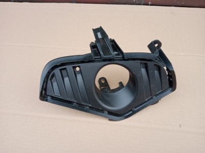 Toyota rav 4 права решітка бампера перед 52127-421 фото №1