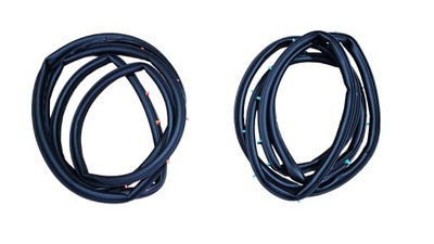 Прокладка двері права p+t ford mustang mach-e lj8b-r20530-ab lj8b-r25324-ab фото №1