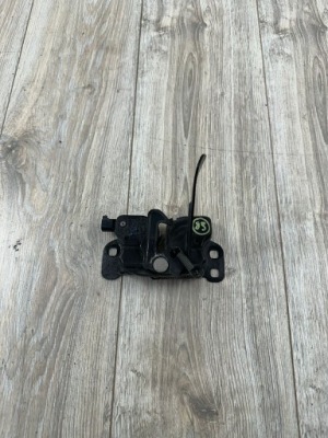 Замок капот chrysler 300 dodge charger challenger 2011-2023 68261142aa фото №1