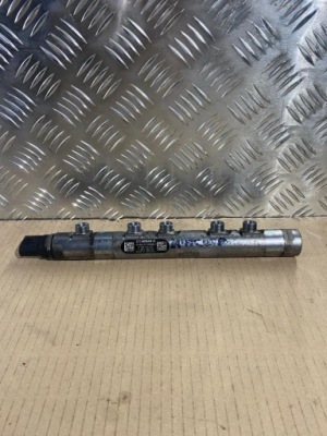 Mini r60 1.6d молдинг впрыскная 0445214237 фото №1