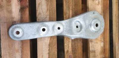 Bmw 5 g31 кронштейн балка задній 6861142 фото №1