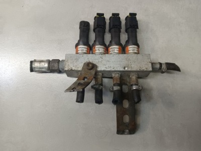 Молдинг впрыскная газа toyota camry v 2.4 67r010185 фото №1