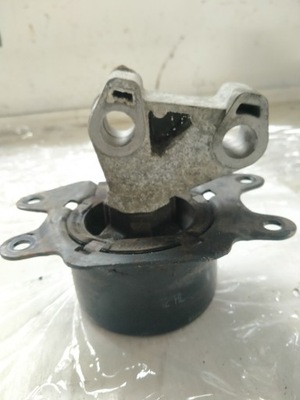 2385 подушка кронштейн двигуна opel meriva a 13109200 фото №1