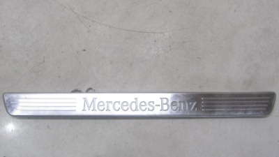 Mercedes w176 молдинг накладка поріг ліва задні a1766805800 12- фото №1