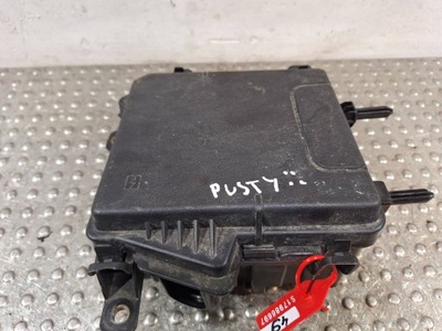 Корпус коробка запобіжників 284b10002r renault scenic iii megane iii 09- фото №1