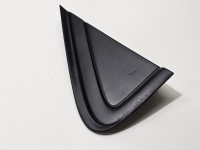 Треугольник заглушка крыла правый задний  renault twingo iii #4708 фото №1