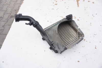 Интеркулер левый volkswagen touareg 5.0 tdi фото №1