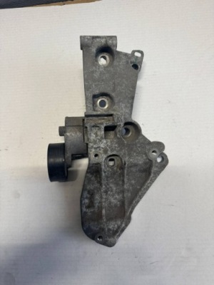 Кронштейн генератора renault 1.5 dci 8200425034 фото №1