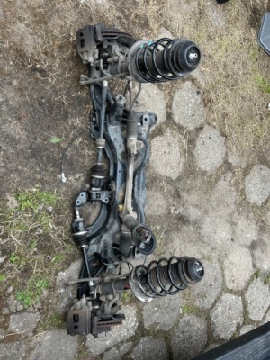 Подрамник подрамник подрамник перед toyota yaris iii фото №1