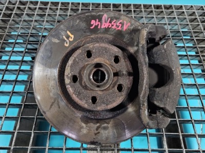 Поворотный кулак правая ступица перед 2.2 16v citroen c8 фото №1