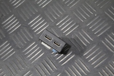 Роз'єм usb stelvio 01561397270 фото №1