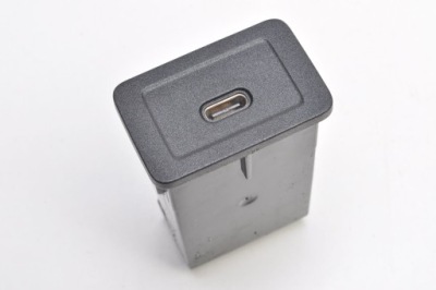 Mercedes eqb x243 вхід роз'єм usb a2478208602 фото №1