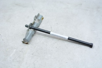 2013 land rover evoque 1 кронштейн аккумулятор фото №1