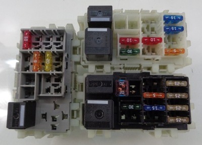 Ford galaxy mk3 09 2.2 tdci коробка запобіжників фото №1