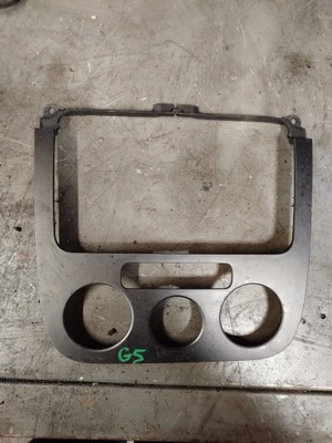 Рамка радио vw golf 5 v 1k0858069d фото №1