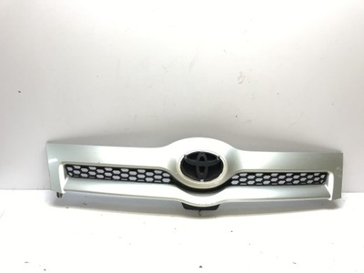 Решітка радіатора toyota corolla verso 04- 531110f020 фото №1