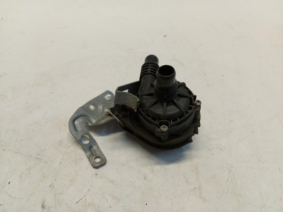 Bmw f40 m135i насос води 9470972 фото №1