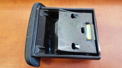 Попільничка 74111-52010 toyota yaris verso фото №1