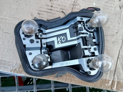 Вкладиш лампи правий задня audi a4 b7 sedan r965084 фото №1